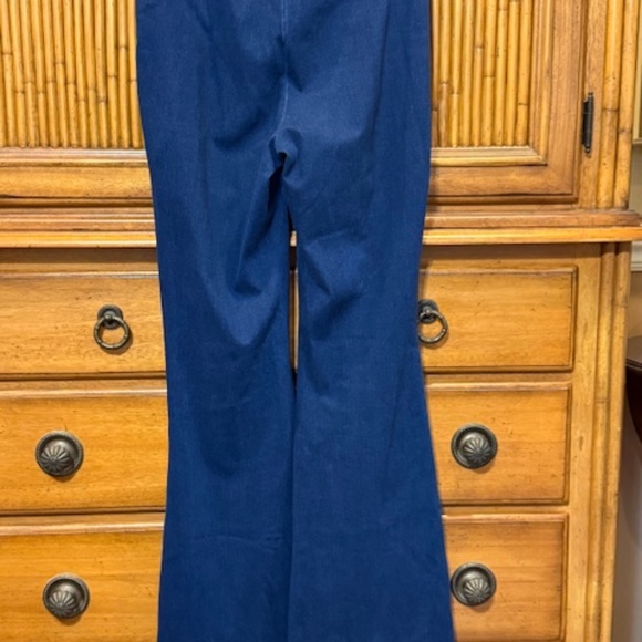 Good American Blue Flare & Wide Leg Jeans - Picture 2 of 4